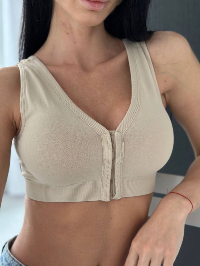 Топ з гачечками спереду