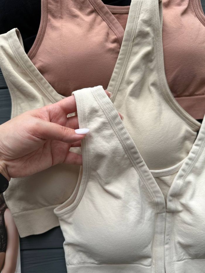 Топ з гачечками спереду