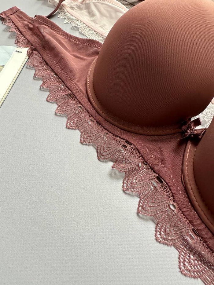 Бюстик з пуш ап "Lovely"