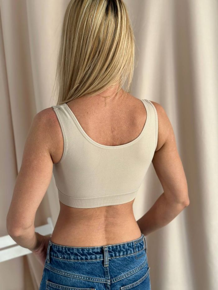 Топ з гачечками спереду