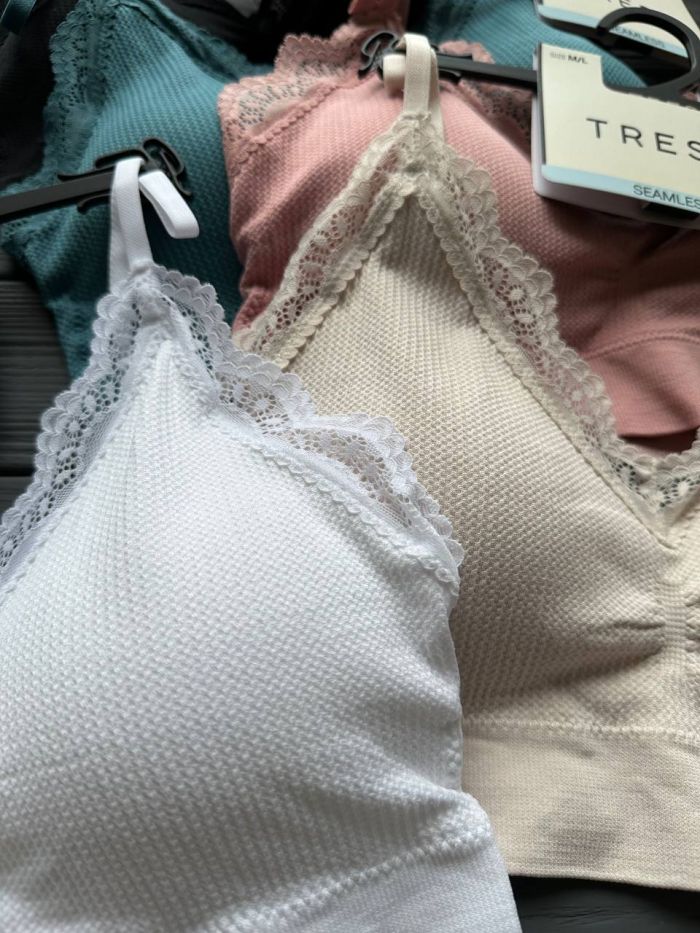 Топ з мереживом еластичний